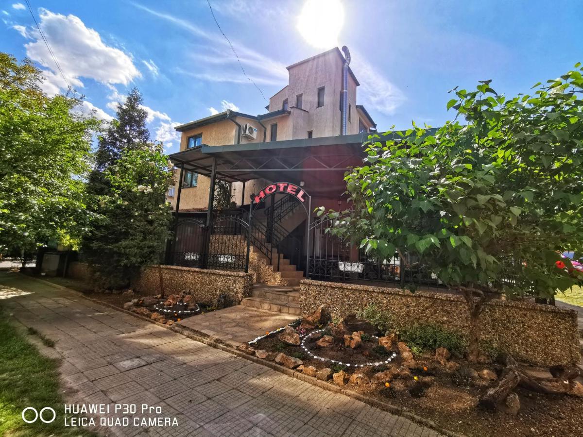 Hotel Swiss Shumen Luaran gambar